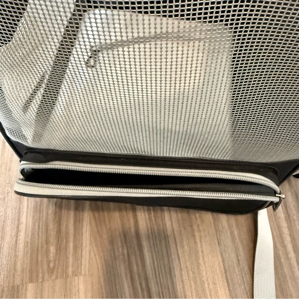 NWOT Black Pet Carrier - Picture 15 of 16